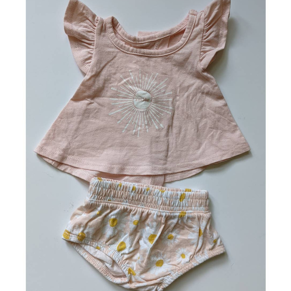Grayson Mini Daisy Outfit